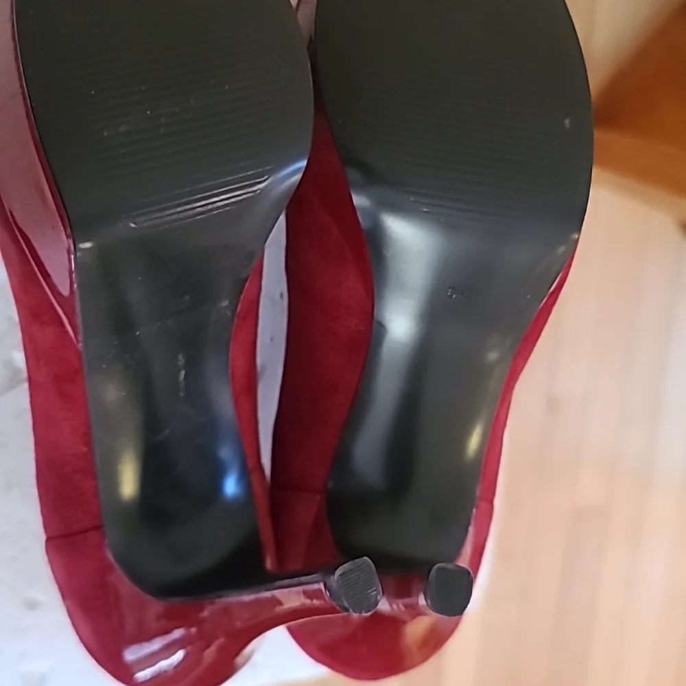 Guess Dark Red Suade High Heels Size 6 - Picture 5 of 5